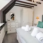 Casa de Férias School *