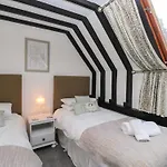 Casa de Férias School