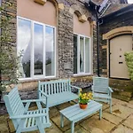 Casa de Férias School